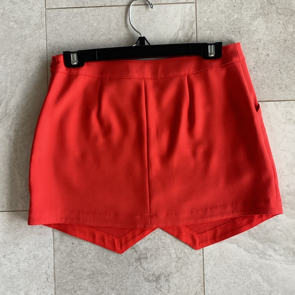 Top and skirt set by BCBGmaxaazaria - Picture 13 of 14